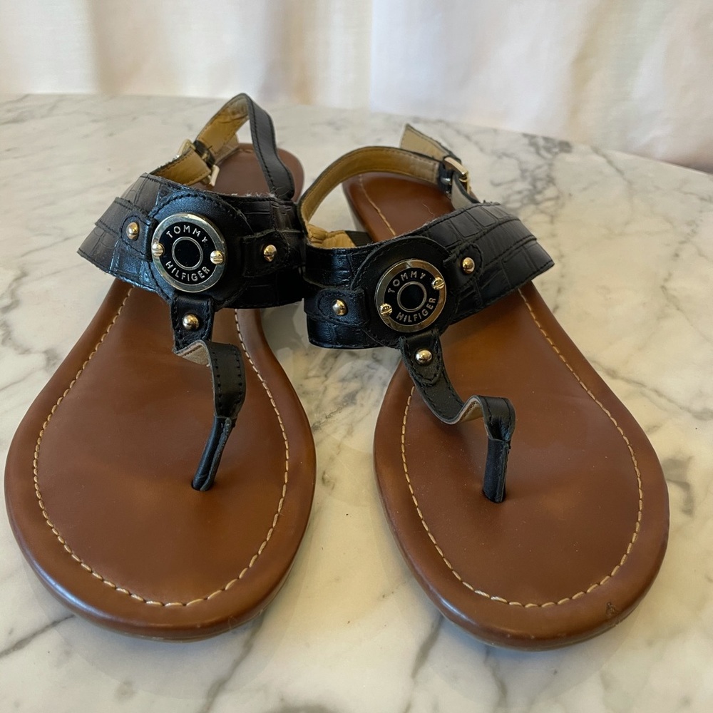 Tommy Hilfiger sandals. Black/tan. 8.5. EUC.